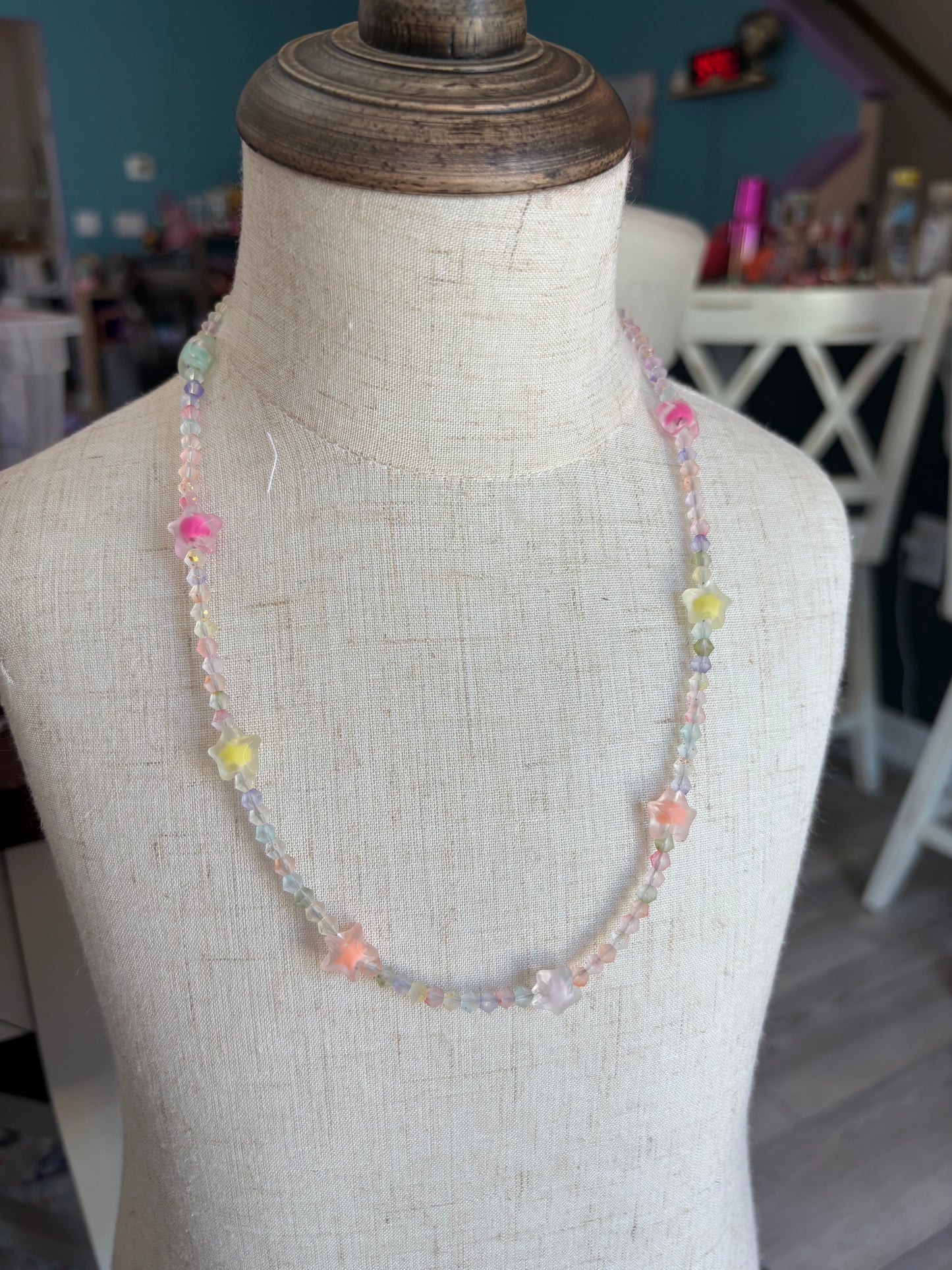 Daisy Beaded Necklace